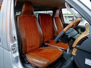 ハイエースバンキャンプ　車中泊　アウトドア　レジャー　内装架装