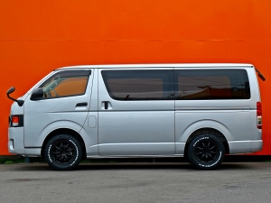 ハイエースバンキャンプ　車中泊　アウトドア　レジャー　内装架装