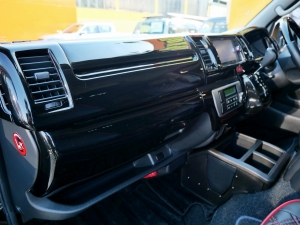 ハイエースバンローダウン　車中泊　ベッドキット