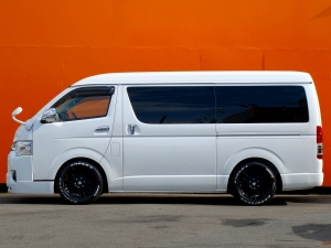 ハイエースワゴンアウトドア　キャンプ　車中泊　バンライフ　ベッド　フルフラット　キャンピングカー