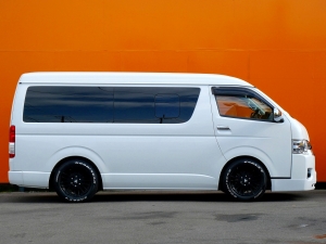 ハイエースワゴンアウトドア　キャンプ　車中泊　バンライフ　ベッド　フルフラット　キャンピングカー