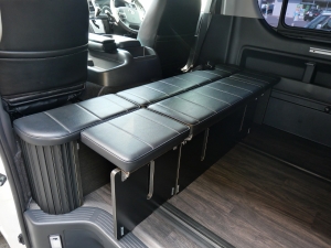 ハイエースワゴンアウトドア　キャンプ　車中泊　バンライフ　１BOX　ベッド　キャンピングカー