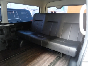ハイエースワゴンアウトドア　キャンプ　車中泊　バンライフ　１BOX　ベッド　キャンピングカー