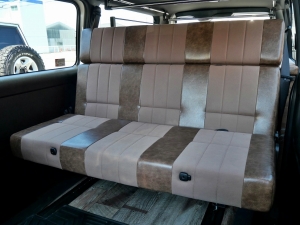 ハイエースバンキャンプ　車中泊　アウトドア　レジャー　内装架装