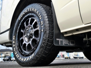 ハイエースバンバンパープロテクター　車中泊　ベッドキット