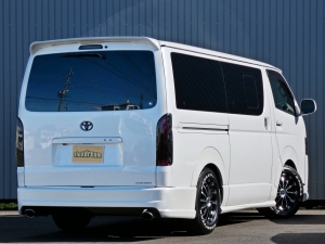 ハイエースバンハイエース　S-GL　フルエアロ　ベッド付