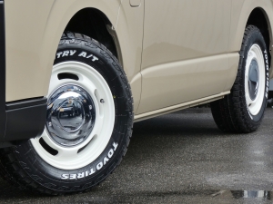 ハイエースバンハイエース　FD-classic　丸目クラシックカスタム