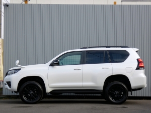 ランクルプラドディーゼルターボ　特別仕様車　マットブラック