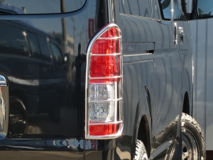 ハイエースバンS-GLダークプライム　カスタム　ベッドキット　車中泊