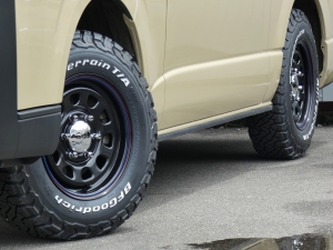 ハイエースバンディーゼル4WD　アースカラーパッケージ仕様カスタム　丸目クラシック