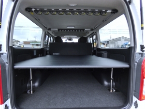 ハイエースバンS-GLカスタム　ベッドキット　車中泊