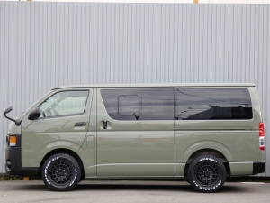 ハイエースバンハイエース　S-GL　FD-classic丸目カスタム　アースカラー塗装