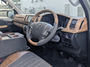 ハイエースバンハイエース　S-GL　FD-classic丸目カスタム　アースカラー塗装