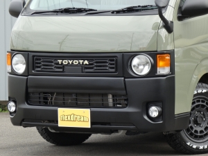 ハイエースバンハイエース　S-GL　FD-classic丸目カスタム　アースカラー塗装