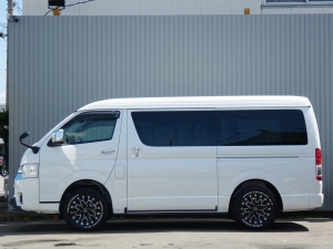 ハイエースワゴンハイエースワゴン　ＧＬ　ベッドキット付き　カスタム