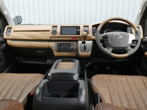 ハイエースバンS-GL　ディーゼル4WD　FD-classic丸目クラシックカスタム