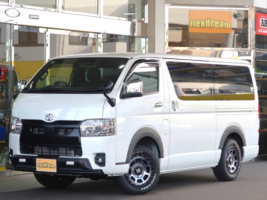ハイエースＶディーゼル4WD　ベッドキット付き　車中泊