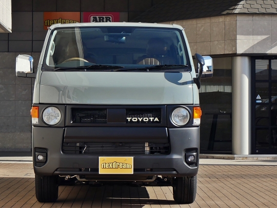 ハイエースＶディーゼル4WD　丸目カスタム　ネオクラシック