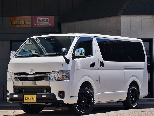 ハイエースＶディーゼル4WD　ベッド付き　車中泊