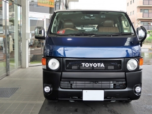 ハイエースバン丸目カスタム　ネオクラシック