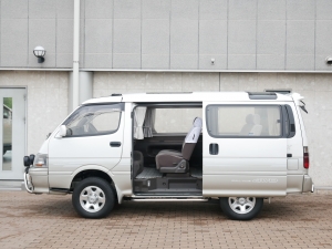 ハイエース100系100系　ディーゼル4ＷＤ　