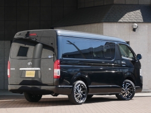 ハイエースワゴン4型ハイエースワゴン4WD車中泊コンプリート
