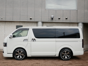 ハイエースバンS-GL　標準　ディーゼル　4WD