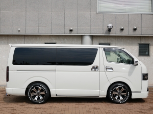 ハイエースバンS-GL　標準　ディーゼル　4WD