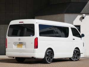 ハイエースワゴン4型ハイエースワゴン4WD車中泊コンプリート