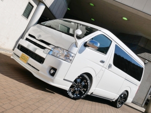 ハイエースワゴン4型ハイエースワゴン4WD車中泊コンプリート