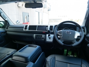 ハイエースワゴン4型ハイエースワゴン4WD車中泊コンプリート