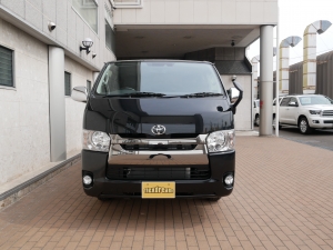 ハイエースバンS-GLダークプライム　4WD　８人乗り