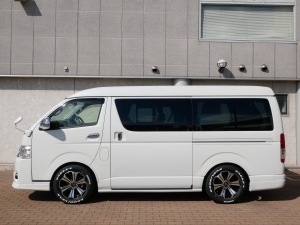 ハイエースワゴンワゴンGL　4WD　ベッドキット　車中泊　ライトカスタム
