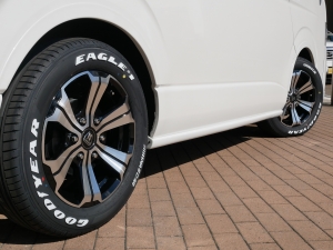 ハイエースワゴンワゴンGL　4WD　ベッドキット　車中泊　ライトカスタム
