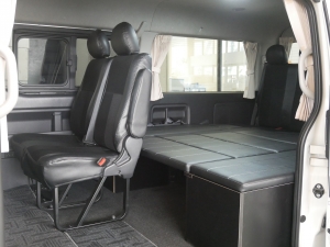 ハイエースワゴンワゴンGL　4WD　ベッドキット　車中泊　ライトカスタム