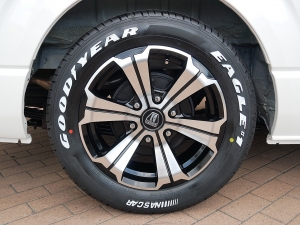ハイエースバンスパロン　4WD　ディーゼル　LINE-X