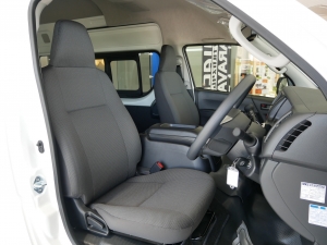 ハイエースバンスパロン　4WD　ディーゼル　LINE-X