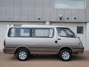 ハイエース100系100系　ディーゼル4WD