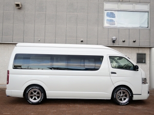 ハイエースバンスパロン　4WD　ディーゼル　LINE-X
