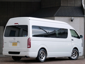 ハイエースバンスパロン　4WD　ディーゼル　LINE-X