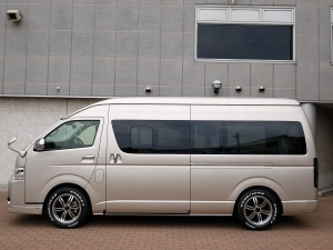 ハイエースバンスパロン　4WD　ディーゼル
