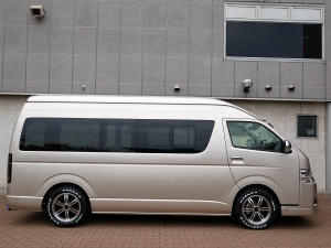 ハイエースバンスパロン　4WD　ディーゼル
