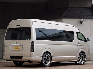 ハイエースバンスパロン　4WD　ディーゼル