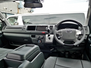 ハイエースバンスパロン　4WD　ディーゼル
