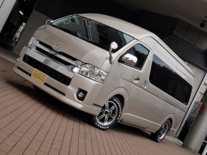 ハイエースバンスパロン　4WD　ディーゼル