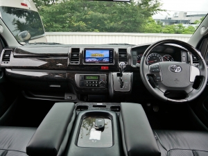 ハイエースバン中古コンプリートカー　ベッドキット