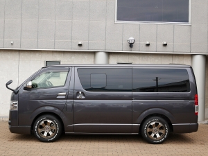 ハイエースバン中古コンプリートカー　ベッドキット