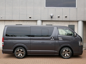 ハイエースバン中古コンプリートカー　ベッドキット