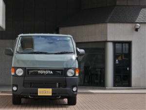 ハイエースバン丸目ハイエース　ネオクラシック