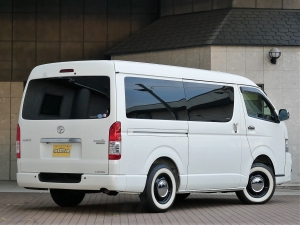 ハイエースバン特別仕様車　中古車低金利　１，９％